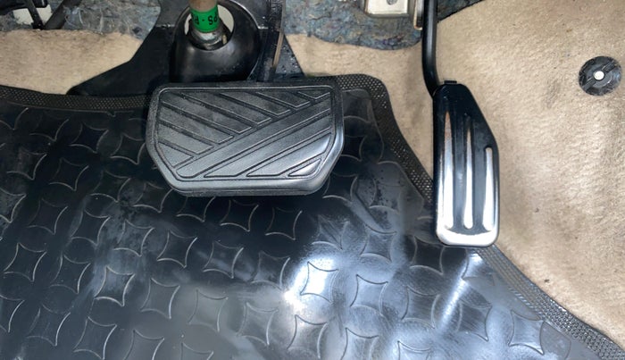 2013 Maruti A Star VXI (ABS) AT, CNG, Automatic, 52,374 km, Pedals