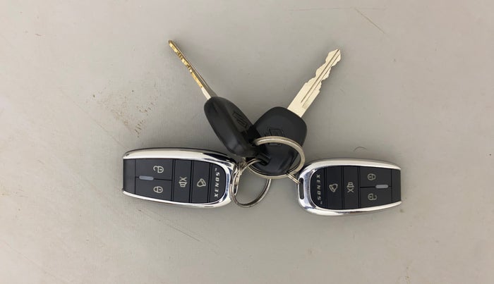 2013 Maruti A Star VXI (ABS) AT, CNG, Automatic, 52,374 km, Key Close Up