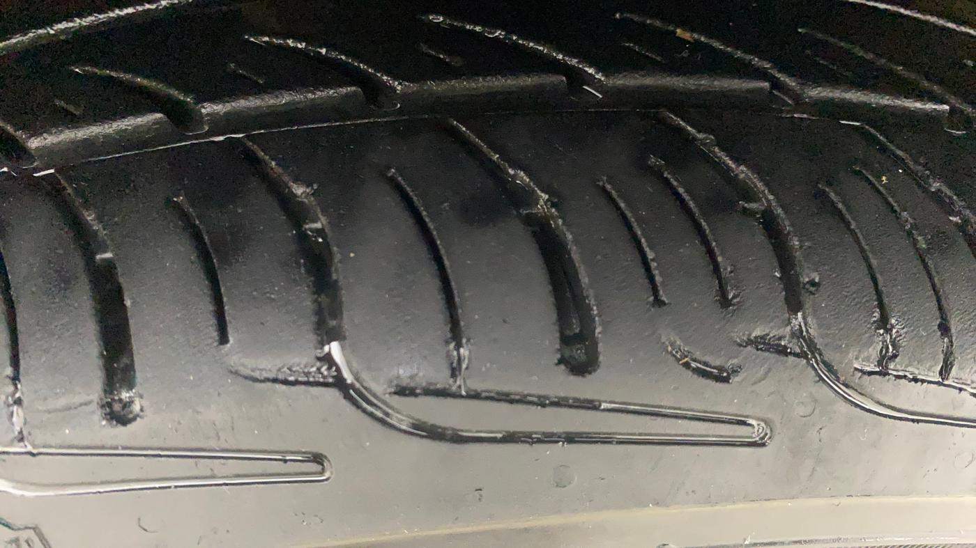 2013 Maruti A Star VXI (ABS) AT, CNG, Automatic, 52,374 km, Left Front Tyre Tread