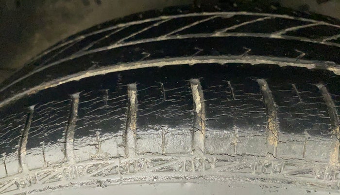 2012 Maruti Swift Dzire VXI, Petrol, Manual, 48,736 km, Right Front Tyre Tread