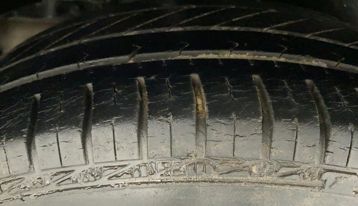 2012 Maruti Swift Dzire VXI, Petrol, Manual, 48,736 km, Right Rear Tyre Tread