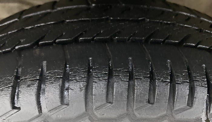 2016 Maruti Wagon R 1.0 VXI, Petrol, Manual, 34,313 km, Left Front Tyre Tread