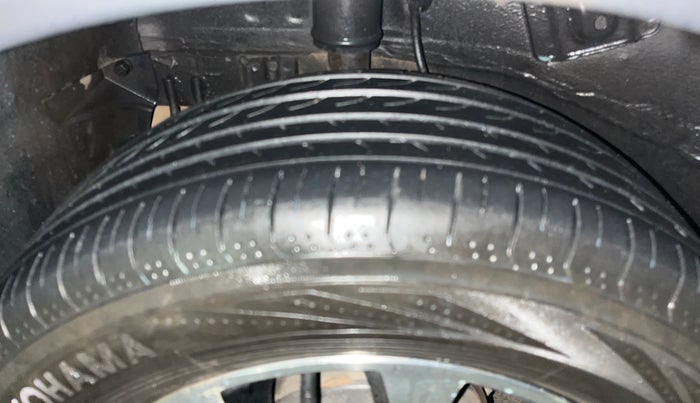 2020 Tata NEXON XZ PLUS PETROL, Petrol, Manual, 69,825 km, Right Rear Tyre Tread