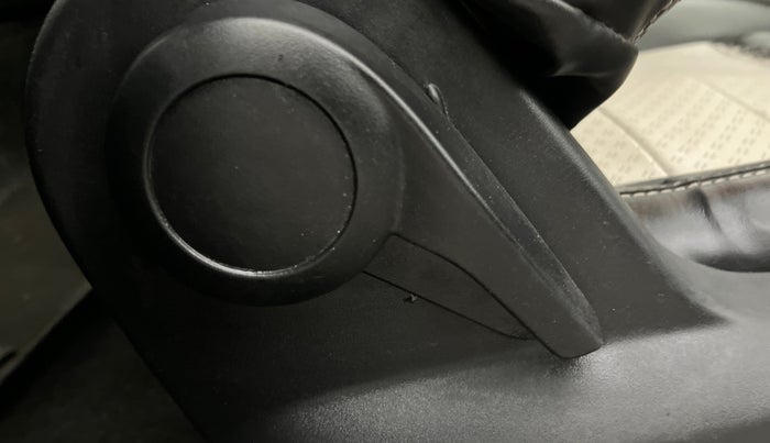 2023 Tata PUNCH PURE MT, Petrol, Manual, 74,741 km, Driver Side Adjustment Panel