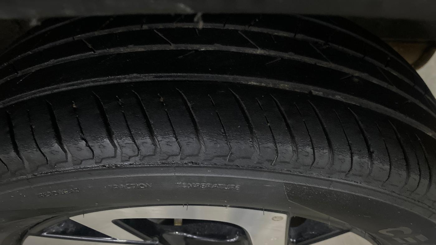 2022 Nissan MAGNITE XV PREMIUM TURBO, Petrol, Manual, 71,601 km, Left Rear Tyre Tread