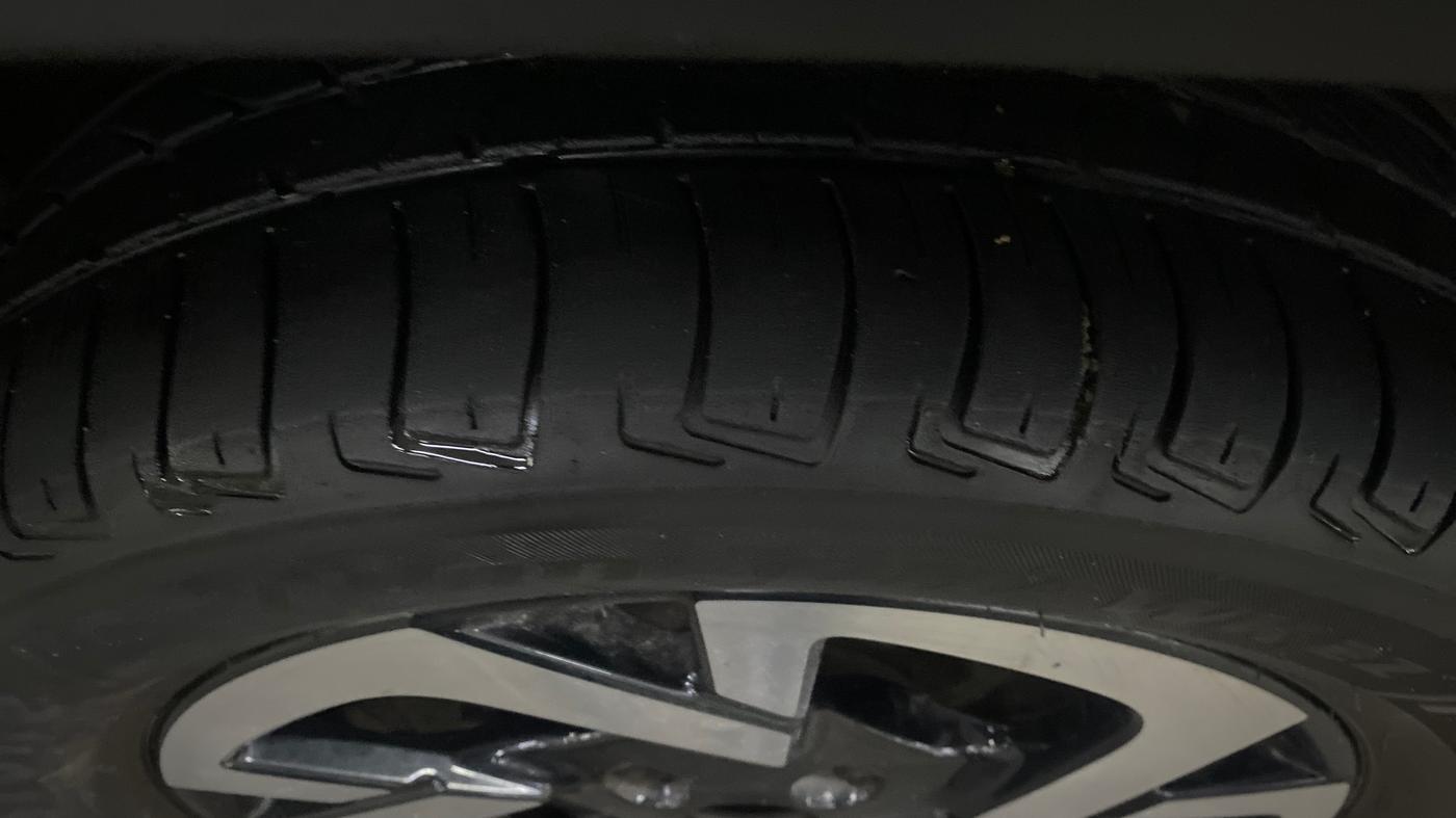 2022 Nissan MAGNITE XV PREMIUM TURBO, Petrol, Manual, 71,601 km, Left Front Tyre Tread