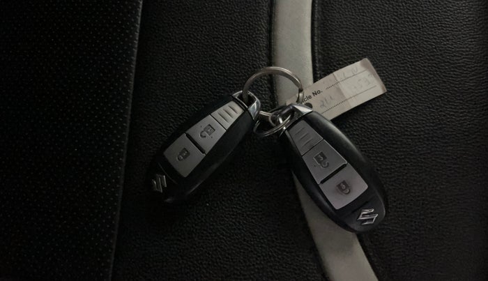 2015 Maruti Swift ZXI, Petrol, Manual, 50,887 km, Key Close Up