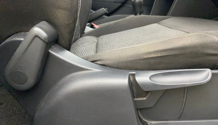 2016 Volkswagen Polo COMFORTLINE 1.2L, Petrol, Manual, 1,00,255 km, Driver Side Adjustment Panel