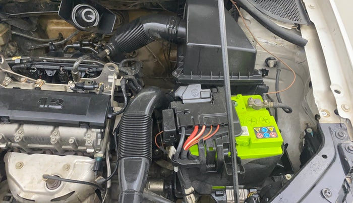 2016 Volkswagen Polo COMFORTLINE 1.2L, Petrol, Manual, 1,00,255 km, Engine View - Left