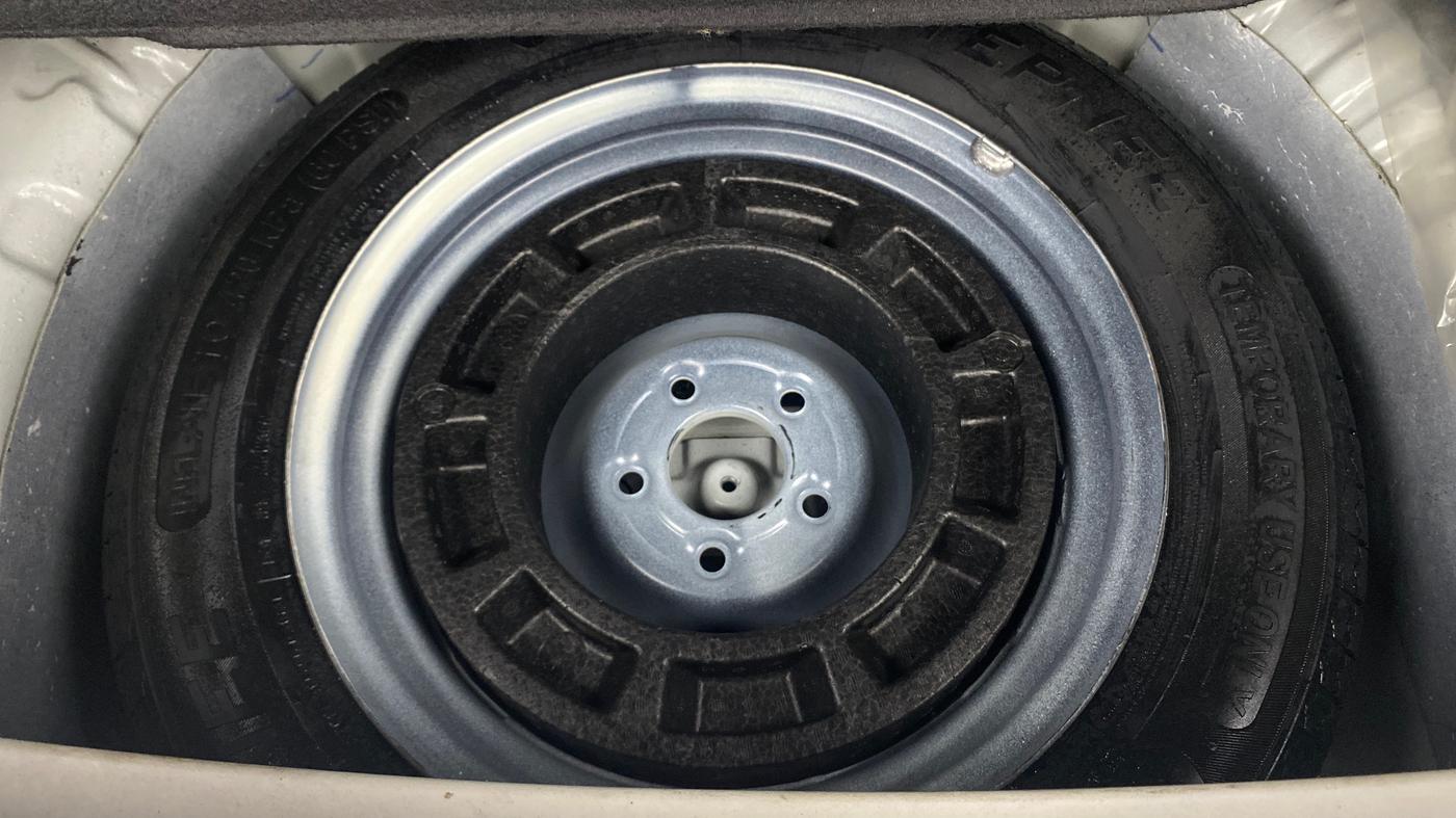 2023 Mahindra XUV300 W8 (O) 1.2 PETROL, Petrol, Manual, 27,386 km, Spare Tyre