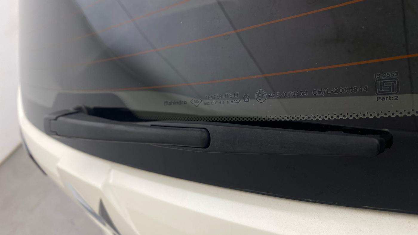 2023 Mahindra XUV300 W8 (O) 1.2 PETROL, Petrol, Manual, 27,386 km, Rear Wiper