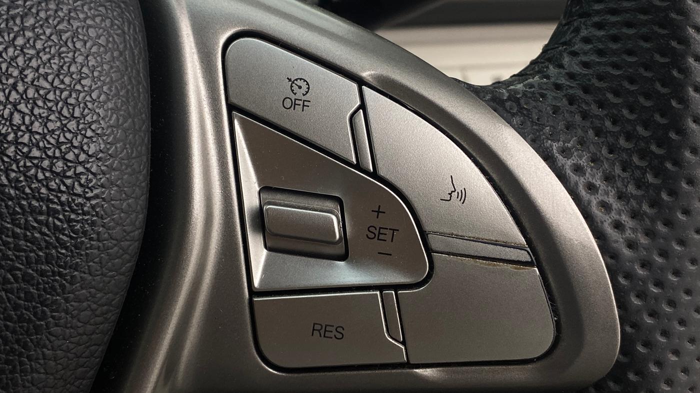 2023 Mahindra XUV300 W8 (O) 1.2 PETROL, Petrol, Manual, 27,386 km, Adaptive Cruise Control