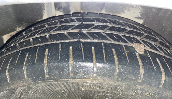 2017 Maruti Ciaz ALPHA 1.4 PETROL, Petrol, Manual, 53,995 km, Right Rear Tyre Tread