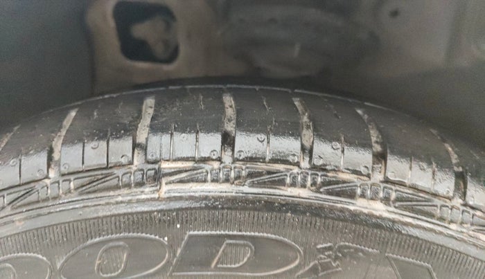 2015 Hyundai Grand i10 ASTA AT 1.2 KAPPA VTVT, Petrol, Automatic, 45,319 km, Left Front Tyre Tread