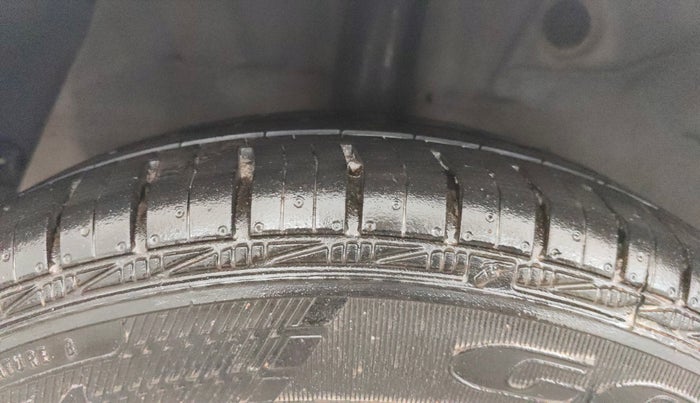 2015 Hyundai Grand i10 ASTA AT 1.2 KAPPA VTVT, Petrol, Automatic, 45,319 km, Right Rear Tyre Tread