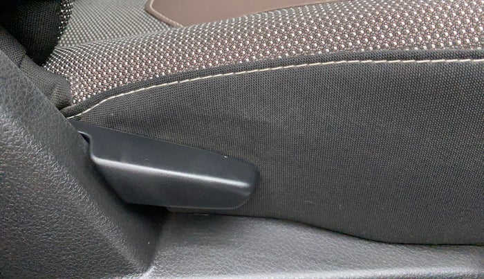 2019 Renault Duster 85 PS RXS MT DIESEL, Diesel, Manual, 12,408 km, Driver Side Adjustment Panel