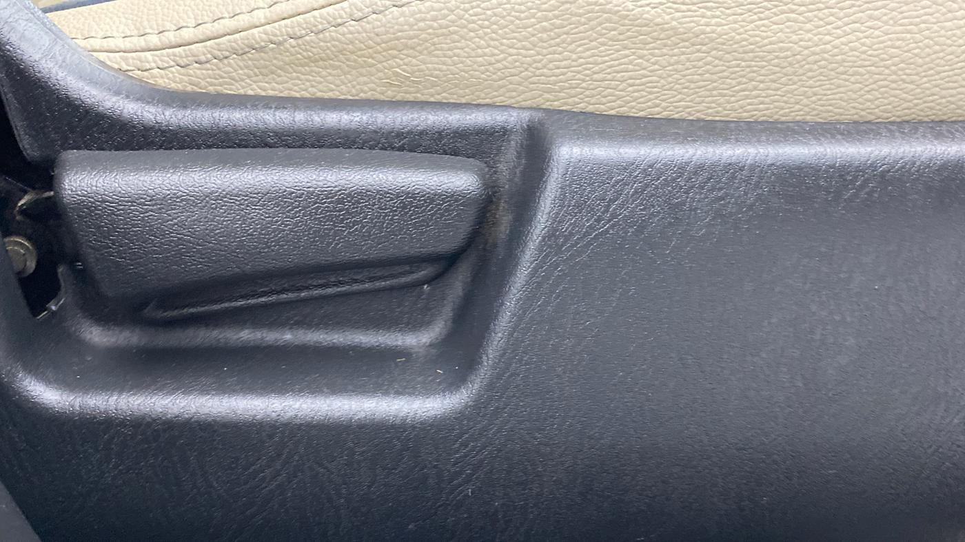 2020 Maruti Alto LXI, Petrol, Manual, 31,307 km, Driver Side Adjustment Panel