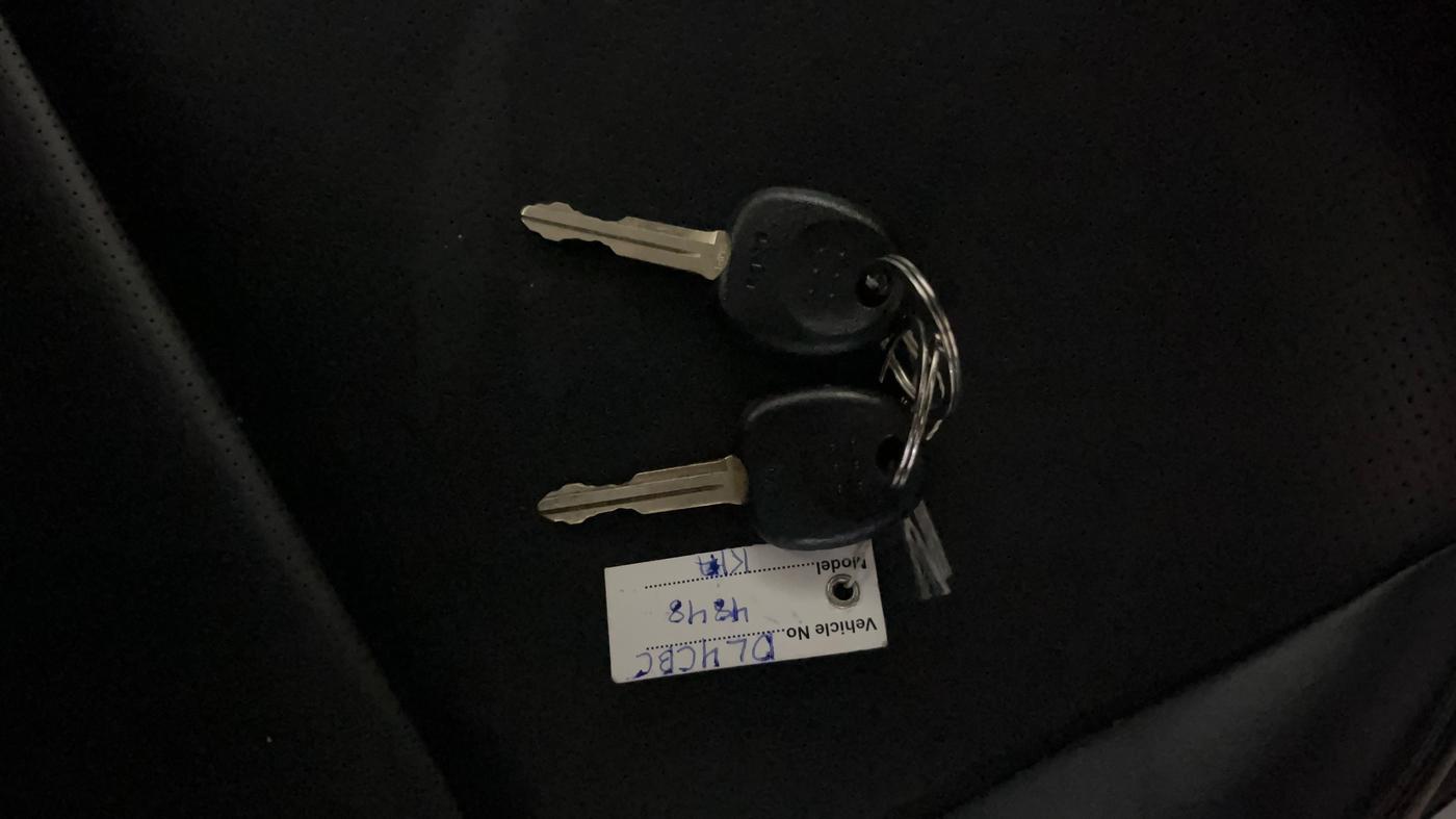 2023 KIA CARENS PREMIUM 1.5 PETROL 7 STR, Petrol, Manual, 16,806 km, Key Close Up