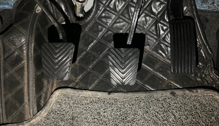 2023 KIA CARENS PREMIUM 1.5 PETROL 7 STR, Petrol, Manual, 16,745 km, Pedals