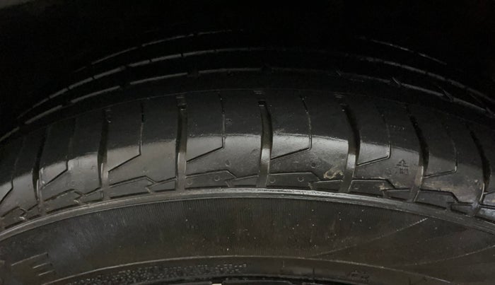 2023 KIA CARENS PREMIUM 1.5 PETROL 7 STR, Petrol, Manual, 16,745 km, Left Rear Tyre Tread