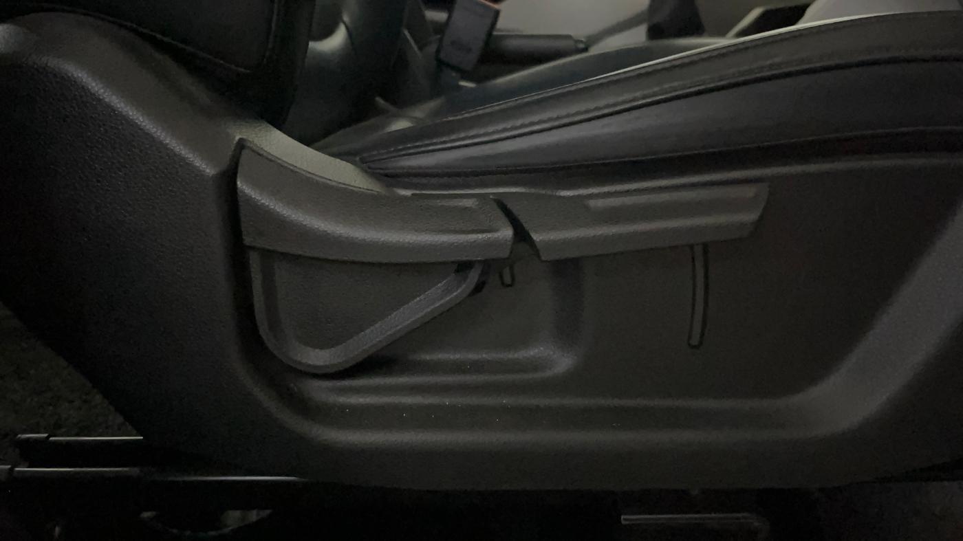 2023 KIA CARENS PREMIUM 1.5 PETROL 7 STR, Petrol, Manual, 16,806 km, Driver Side Adjustment Panel