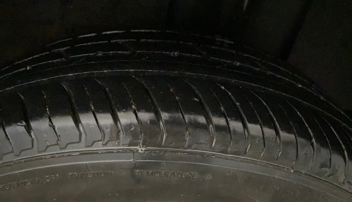 2023 Nissan MAGNITE XL, Petrol, Manual, 28,990 km, Left Rear Tyre Tread