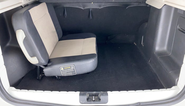 2017 Renault Duster RXS 85 PS, Diesel, Manual, 67,248 km, Boot Inside