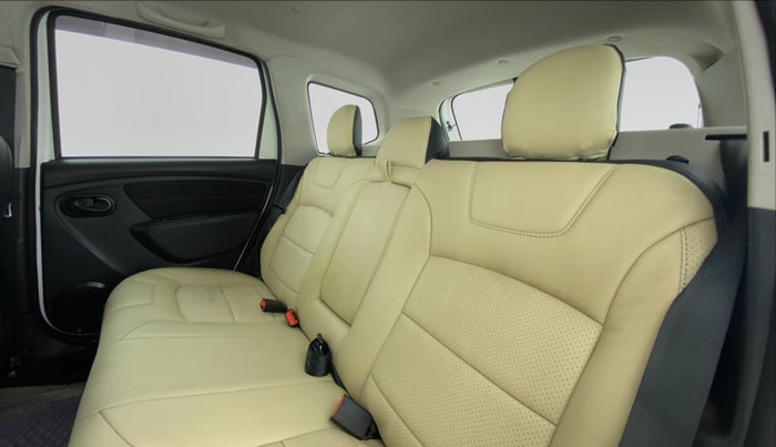 2017 Renault Duster RXS 85 PS, Diesel, Manual, 67,248 km, Right Side Rear Door Cabin