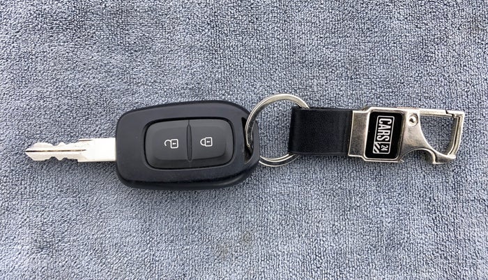 2017 Renault Duster RXS 85 PS, Diesel, Manual, 67,248 km, Key Close Up