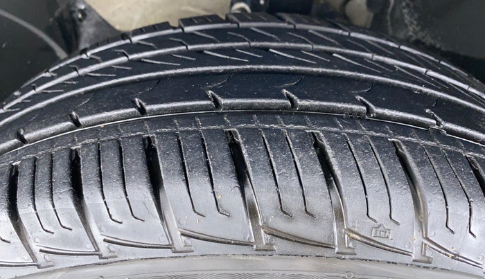 2017 Renault Duster RXS 85 PS, Diesel, Manual, 67,248 km, Left Front Tyre Tread