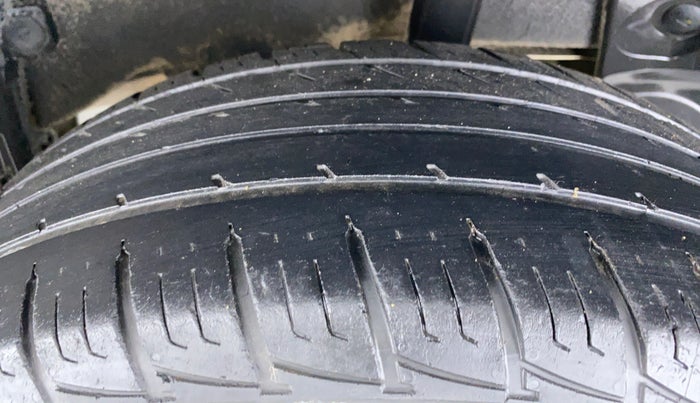 2017 Renault Duster RXS 85 PS, Diesel, Manual, 67,248 km, Left Rear Tyre Tread