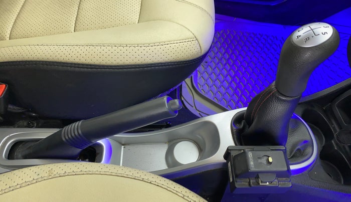 2017 Renault Duster RXS 85 PS, Diesel, Manual, 67,248 km, Gear Lever