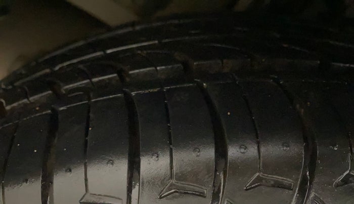 2019 Honda Jazz 1.2L I-VTEC VX, Petrol, Manual, 1,09,295 km, Right Rear Tyre Tread