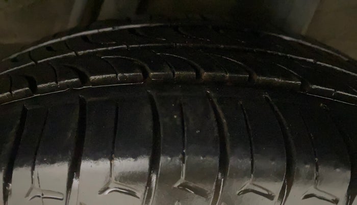 2019 Honda Jazz 1.2L I-VTEC VX, Petrol, Manual, 1,09,295 km, Left Rear Tyre Tread