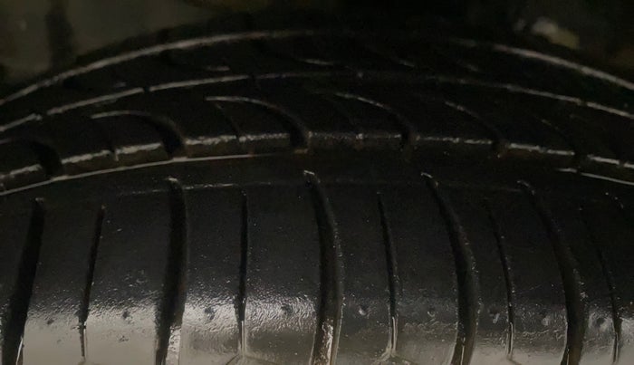 2019 Honda Jazz 1.2L I-VTEC VX, Petrol, Manual, 1,09,295 km, Left Front Tyre Tread