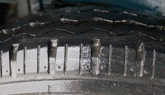 2011 Maruti A Star VXI (ABS) AT, Petrol, Automatic, 45,654 km, Right Rear Tyre Tread