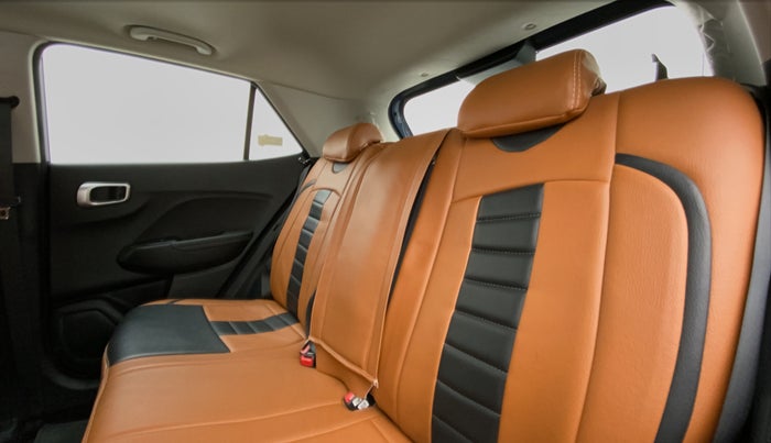 2020 Hyundai VENUE 1.0 turbo GDI IMT SX O, Petrol, Manual, 22,778 km, Right Side Rear Door Cabin