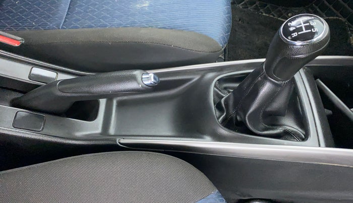 2019 Maruti Baleno DELTA 1.2 K12, Petrol, Manual, 30,729 km, Gear Lever