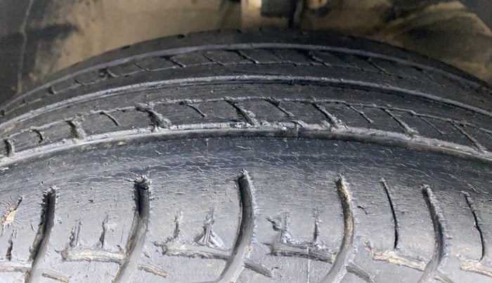 2019 Maruti Baleno DELTA 1.2 K12, Petrol, Manual, 30,729 km, Right Front Tyre Tread