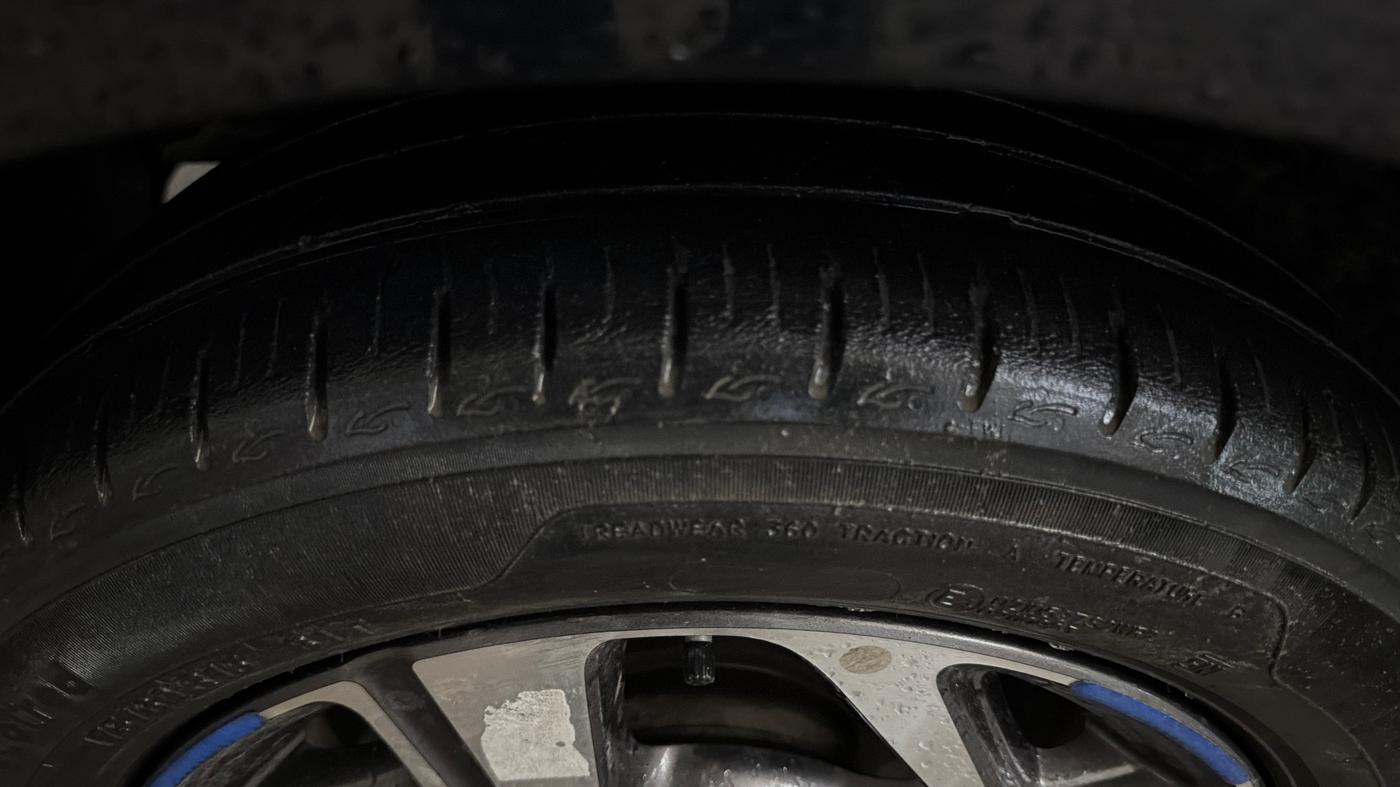 2023 Hyundai AURA SX 1.2 CNG, CNG, Manual, 49,421 km, Left Front Tyre Tread