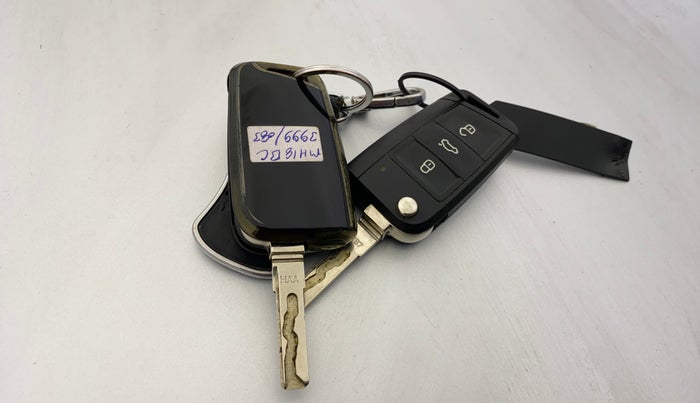 2016 Skoda Octavia 2.0 TDI CR STYLE PLUS AT, Diesel, Automatic, 60,469 km, Key Close Up