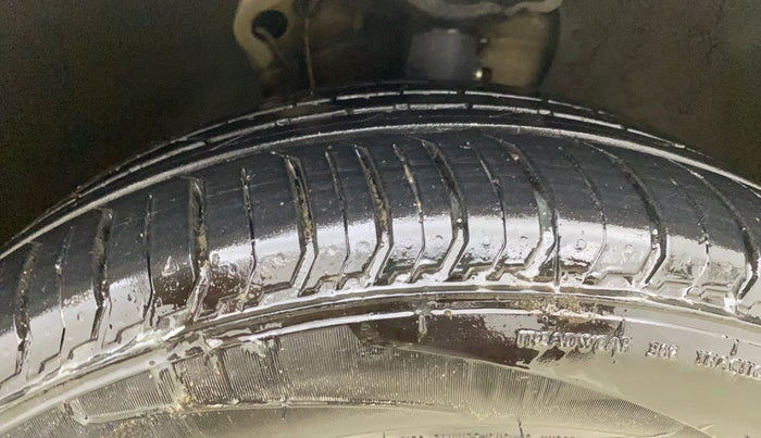 2016 Skoda Octavia 2.0 TDI CR STYLE PLUS AT, Diesel, Automatic, 60,469 km, Right Front Tyre Tread