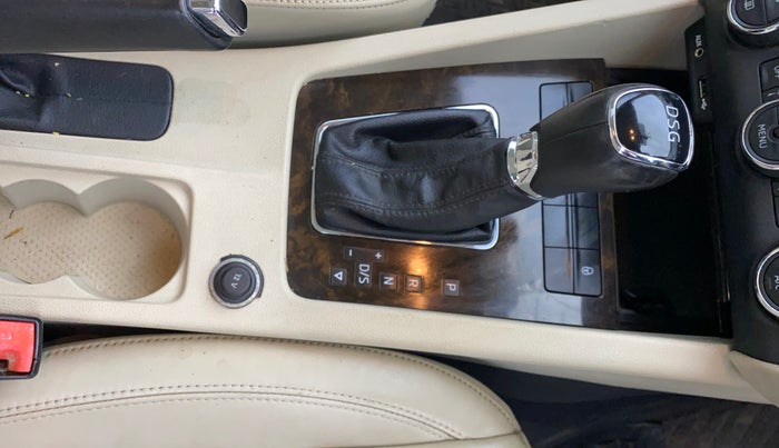 2016 Skoda Octavia 2.0 TDI CR STYLE PLUS AT, Diesel, Automatic, 60,469 km, Gear Lever