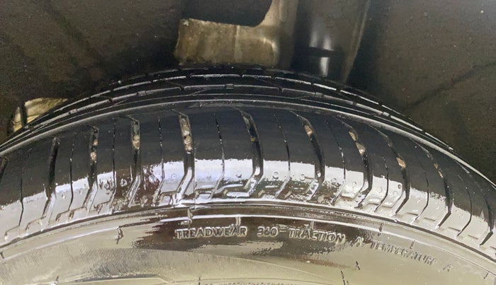 2016 Skoda Octavia 2.0 TDI CR STYLE PLUS AT, Diesel, Automatic, 60,469 km, Left Rear Tyre Tread