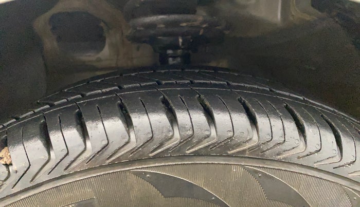 2018 Hyundai Xcent E+, Petrol, Manual, 87,037 km, Left Front Tyre Tread