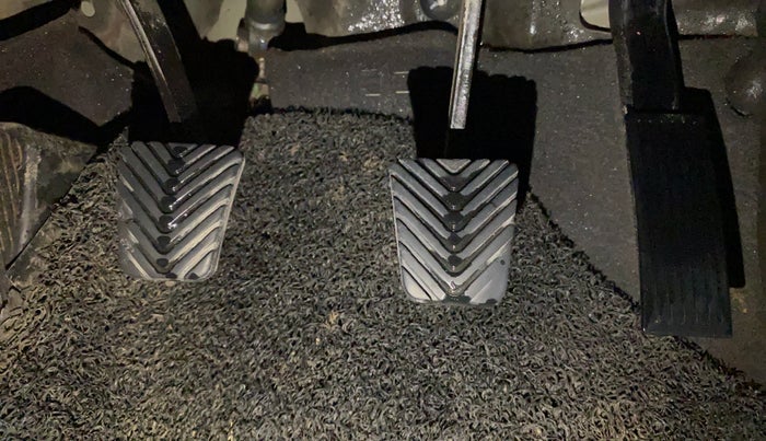 2012 Hyundai i20 SPORTZ 1.2, CNG, Manual, 1,20,834 km, Pedals