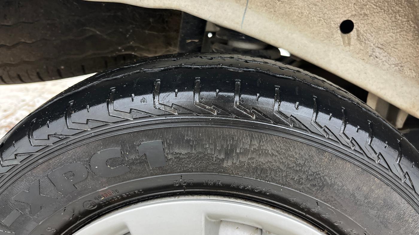2022 Maruti Eeco 5 STR AC, Petrol, Manual, 41,649 km, Right Rear Tyre Tread