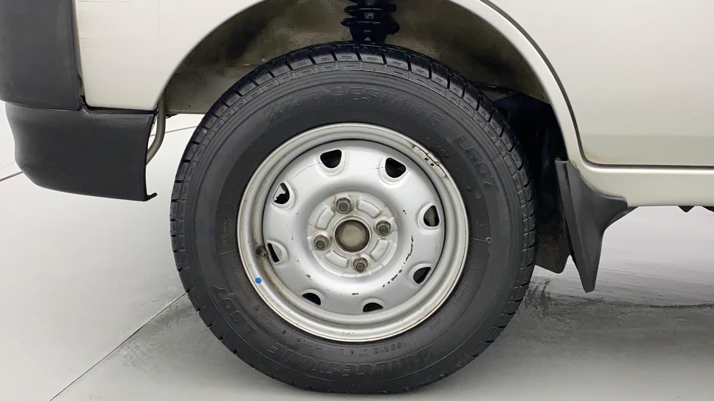 2014 Maruti Eeco 5 STR WITH A/C+HTR, CNG, Manual, 53,994 km, Left Front Wheel