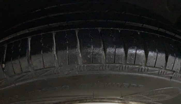 2013 Honda Amaze 1.2L I-VTEC EX, Petrol, Manual, 76,793 km, Right Front Tyre Tread