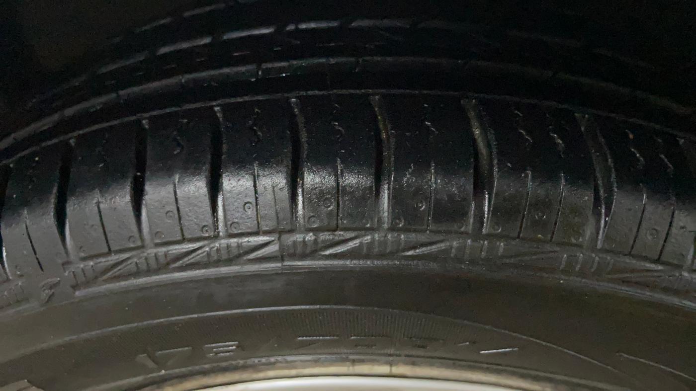 2013 Honda Amaze 1.2L I-VTEC EX, Petrol, Manual, 76,828 km, Left Front Tyre Tread